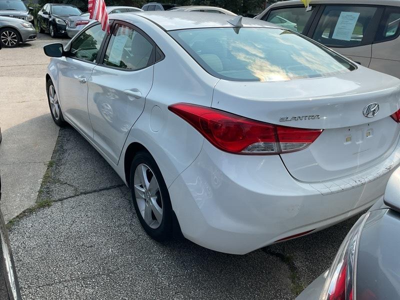 Hyundai Elantra GLS M/T 2013