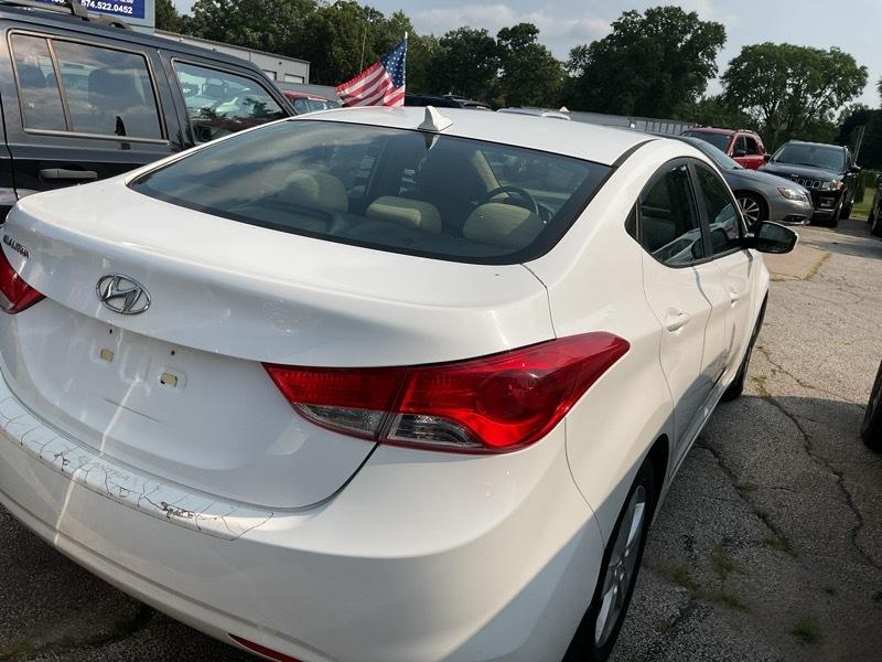 Hyundai Elantra GLS M/T 2013