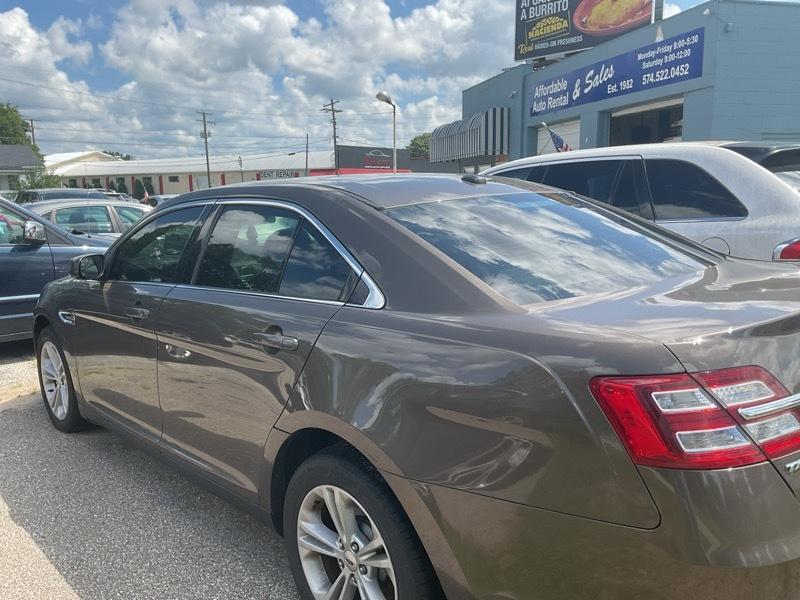 Ford Taurus SEL FWD 2015