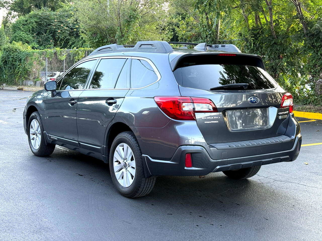 2019 Subaru Outback 2.5i Premium photo 3