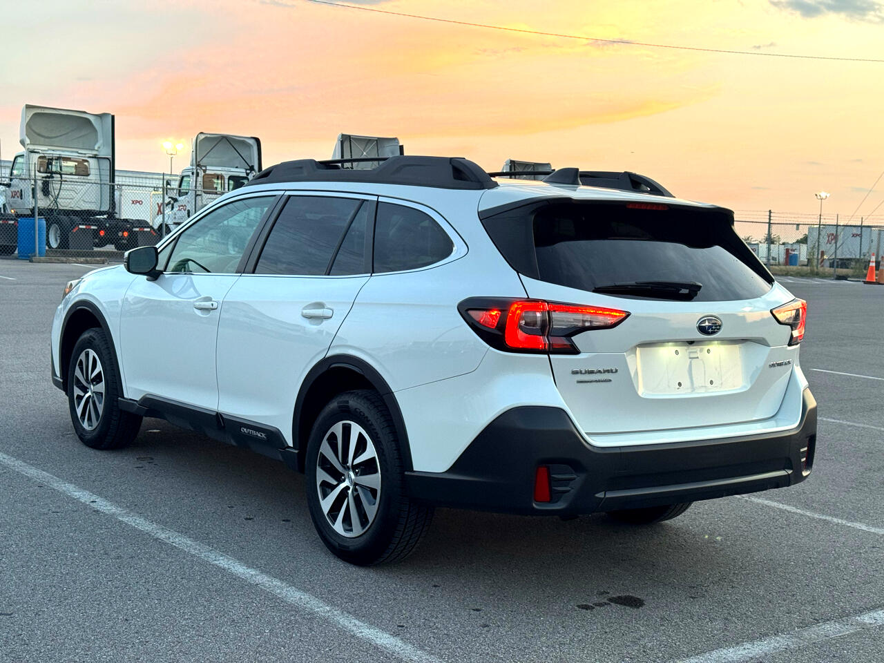 2022 Subaru Outback Premium photo 4