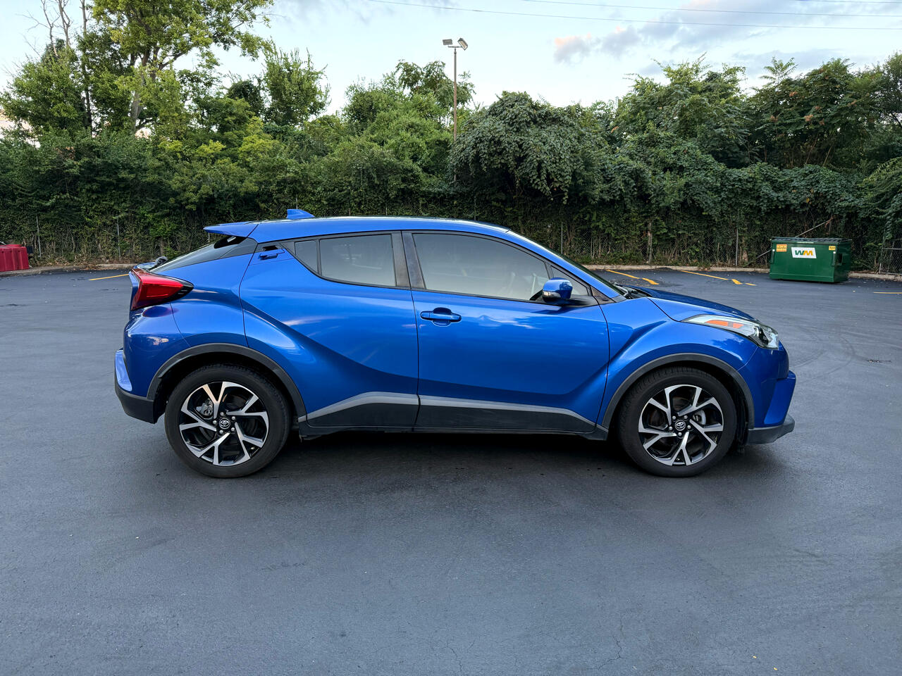 Toyota C-HR XLE 2019 Toyota C-HR XLE 2019