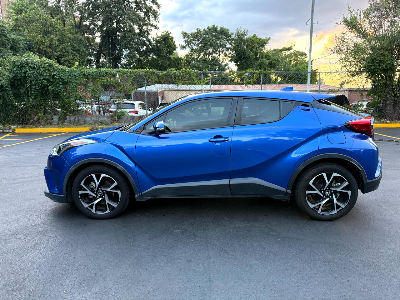 Toyota C-HR XLE 2019 Toyota C-HR XLE 2019