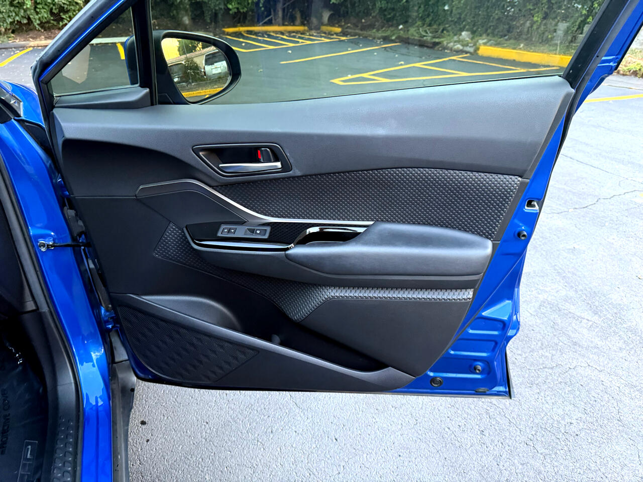 Toyota C-HR XLE 2019 Toyota C-HR XLE 2019