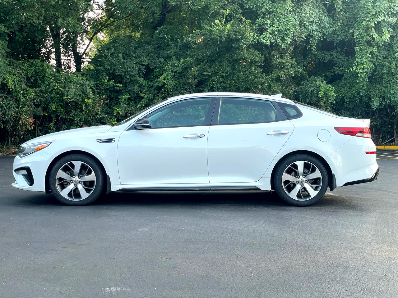 2019 Kia Optima LX photo 9
