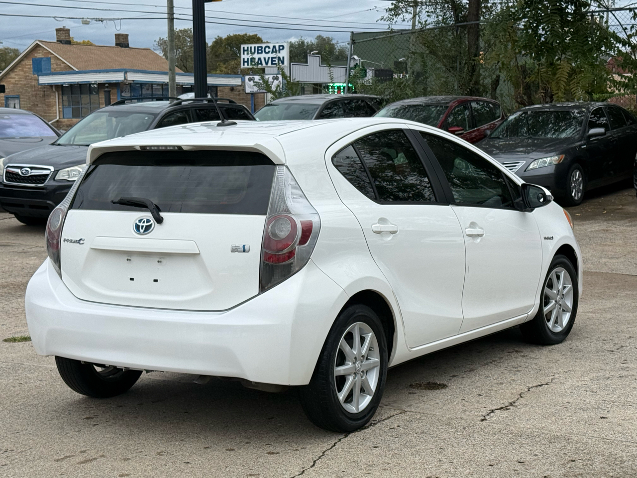 Toyota Prius c One 2013 Toyota Prius c One 2013