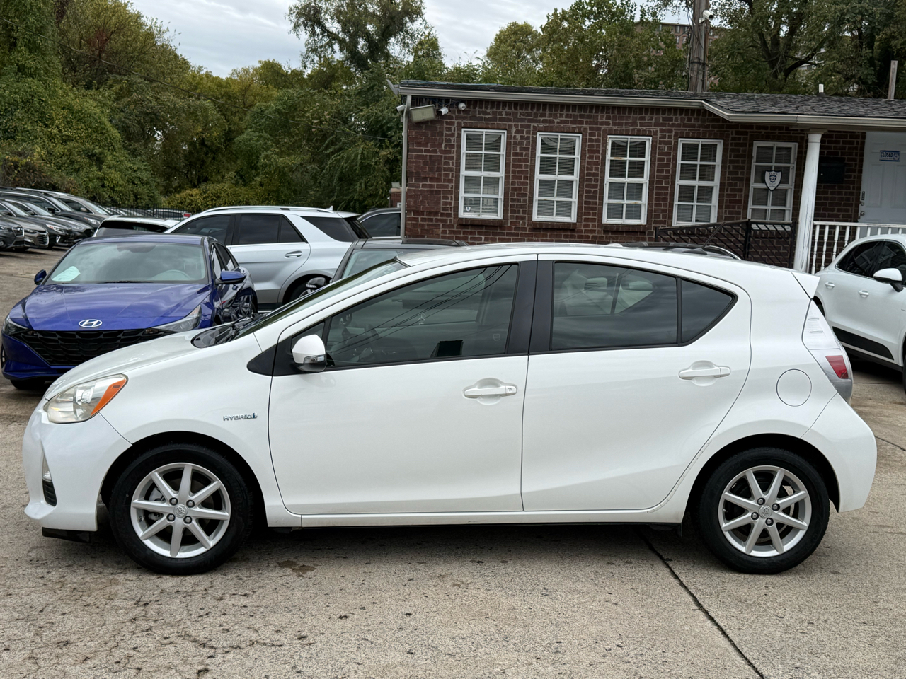 Toyota Prius c One 2013 Toyota Prius c One 2013