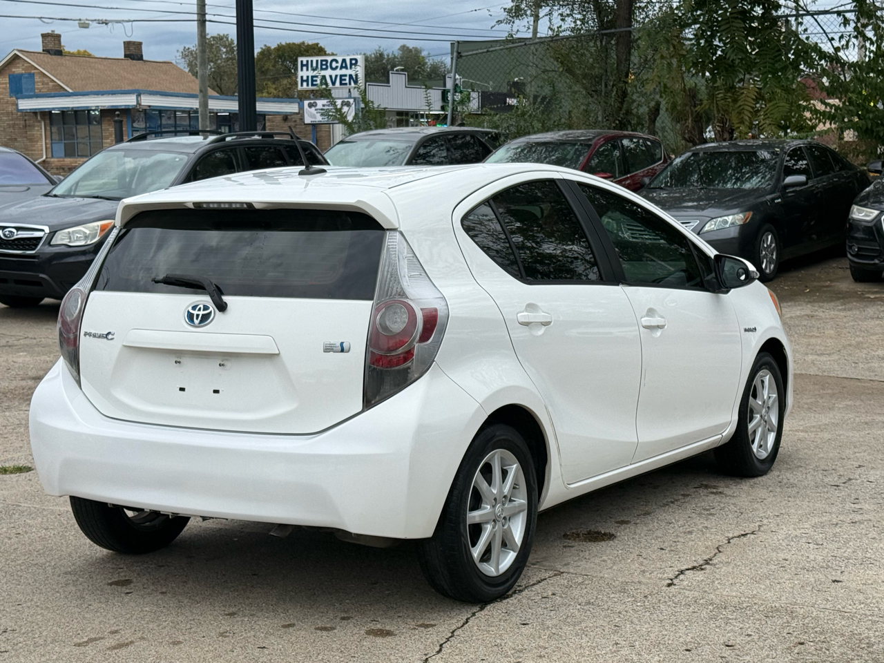 Toyota Prius c One 2013 Toyota Prius c One 2013