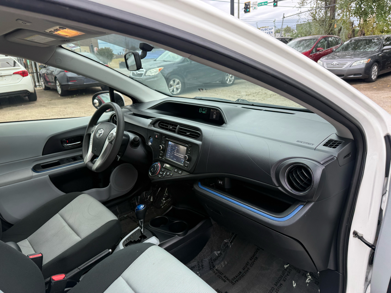 Toyota Prius c One 2013 Toyota Prius c One 2013