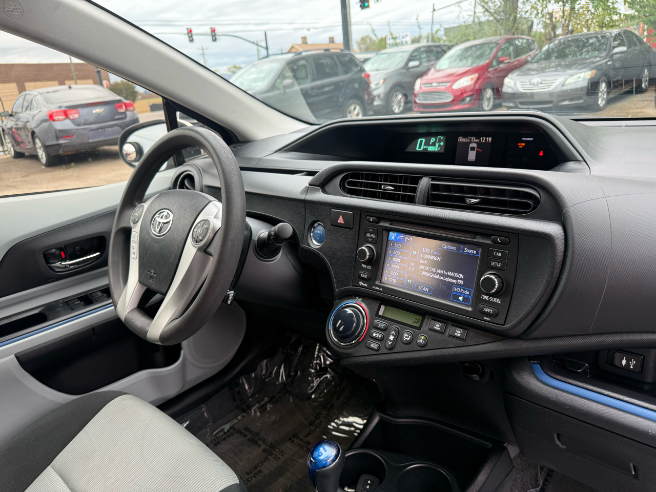 Toyota Prius c One 2013 Toyota Prius c One 2013