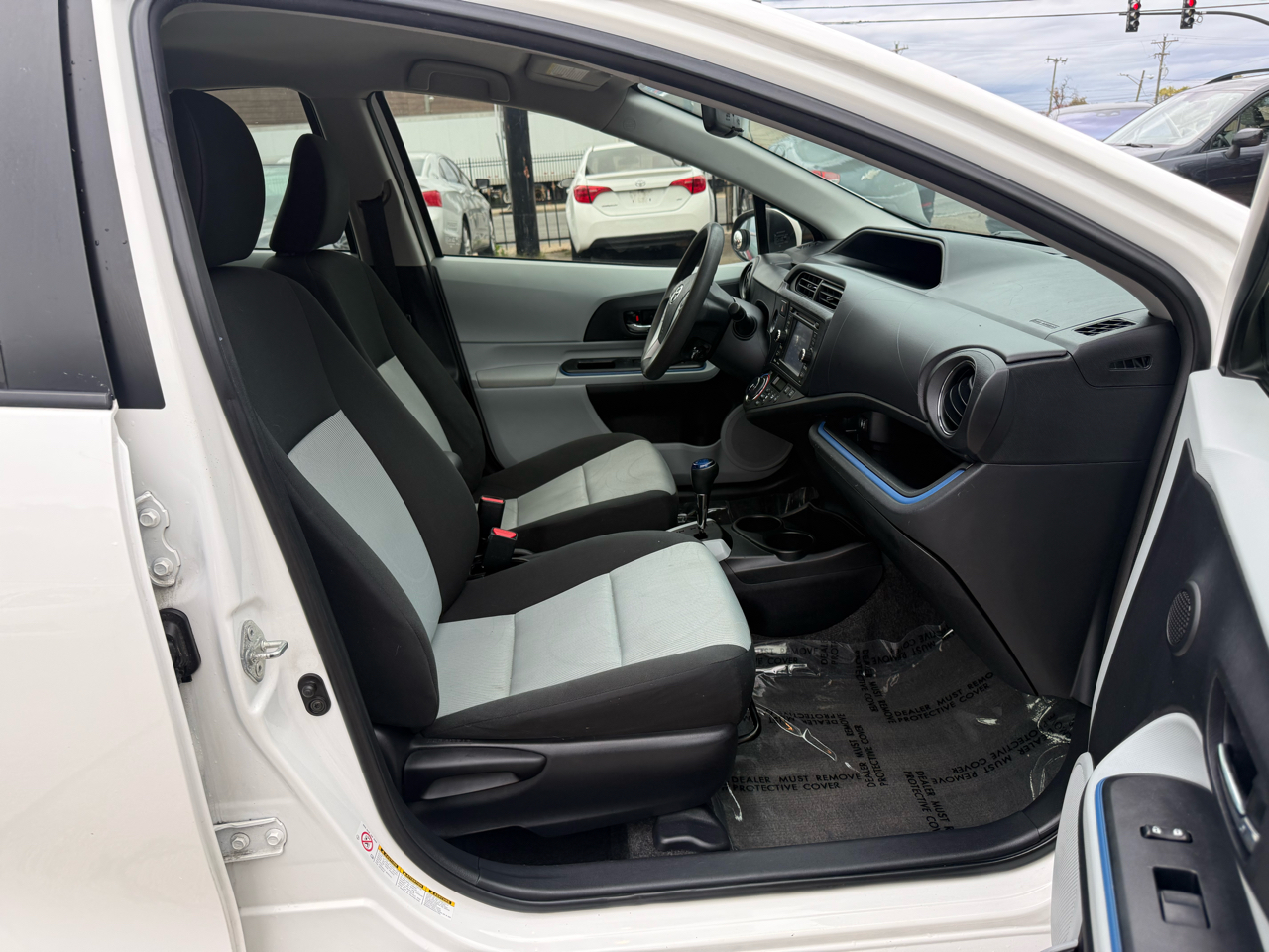 Toyota Prius c One 2013 Toyota Prius c One 2013