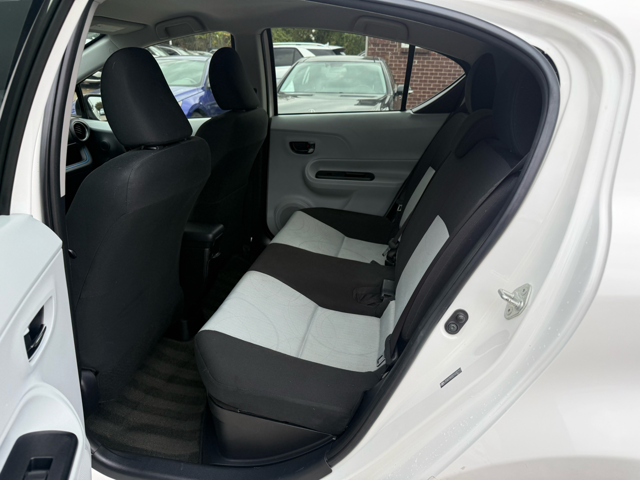 Toyota Prius c One 2013 Toyota Prius c One 2013
