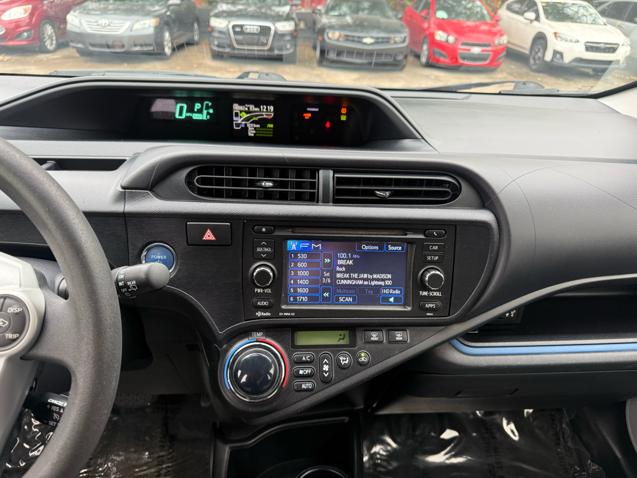 Toyota Prius c One 2013 Toyota Prius c One 2013
