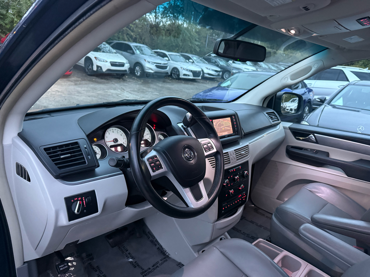 Volkswagen Routan SE 2013 Volkswagen Routan SE 2013