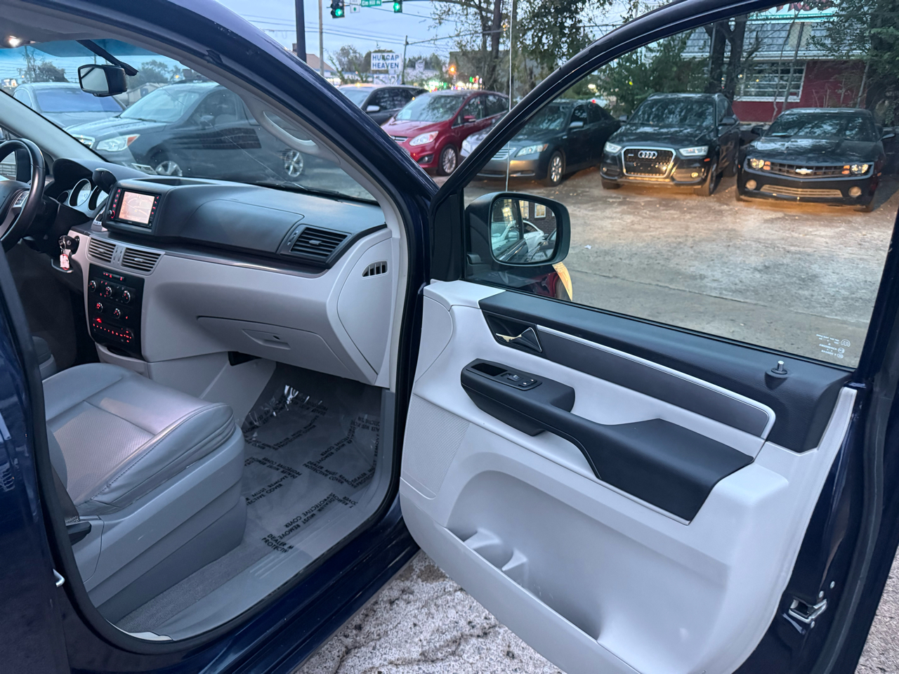 Volkswagen Routan SE 2013 Volkswagen Routan SE 2013