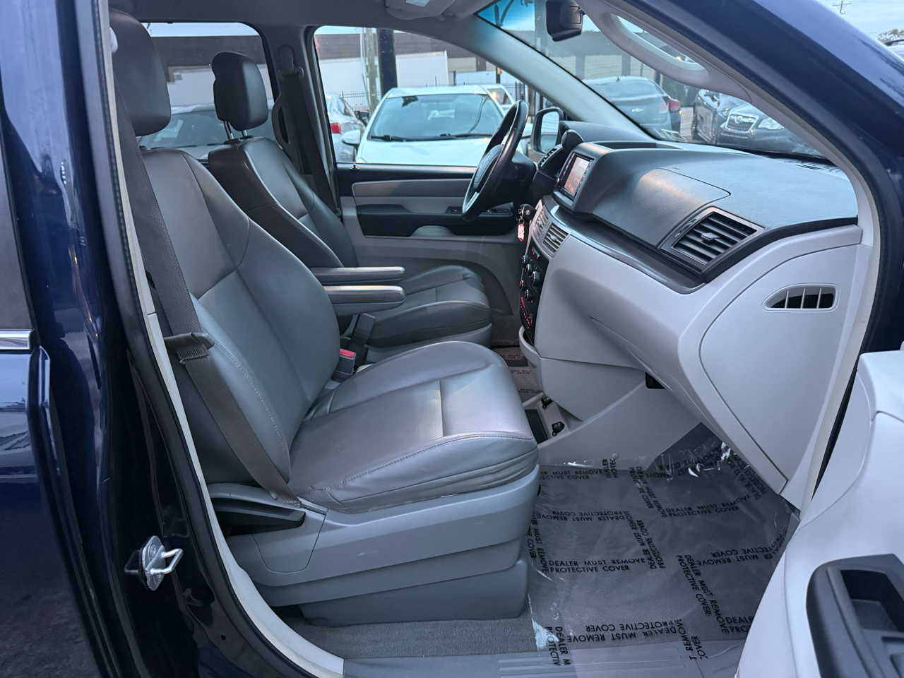 Volkswagen Routan SE 2013 Volkswagen Routan SE 2013