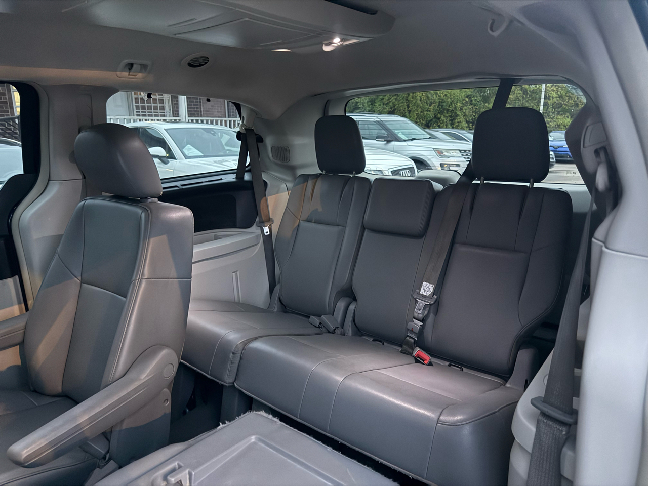 Volkswagen Routan SE 2013 Volkswagen Routan SE 2013