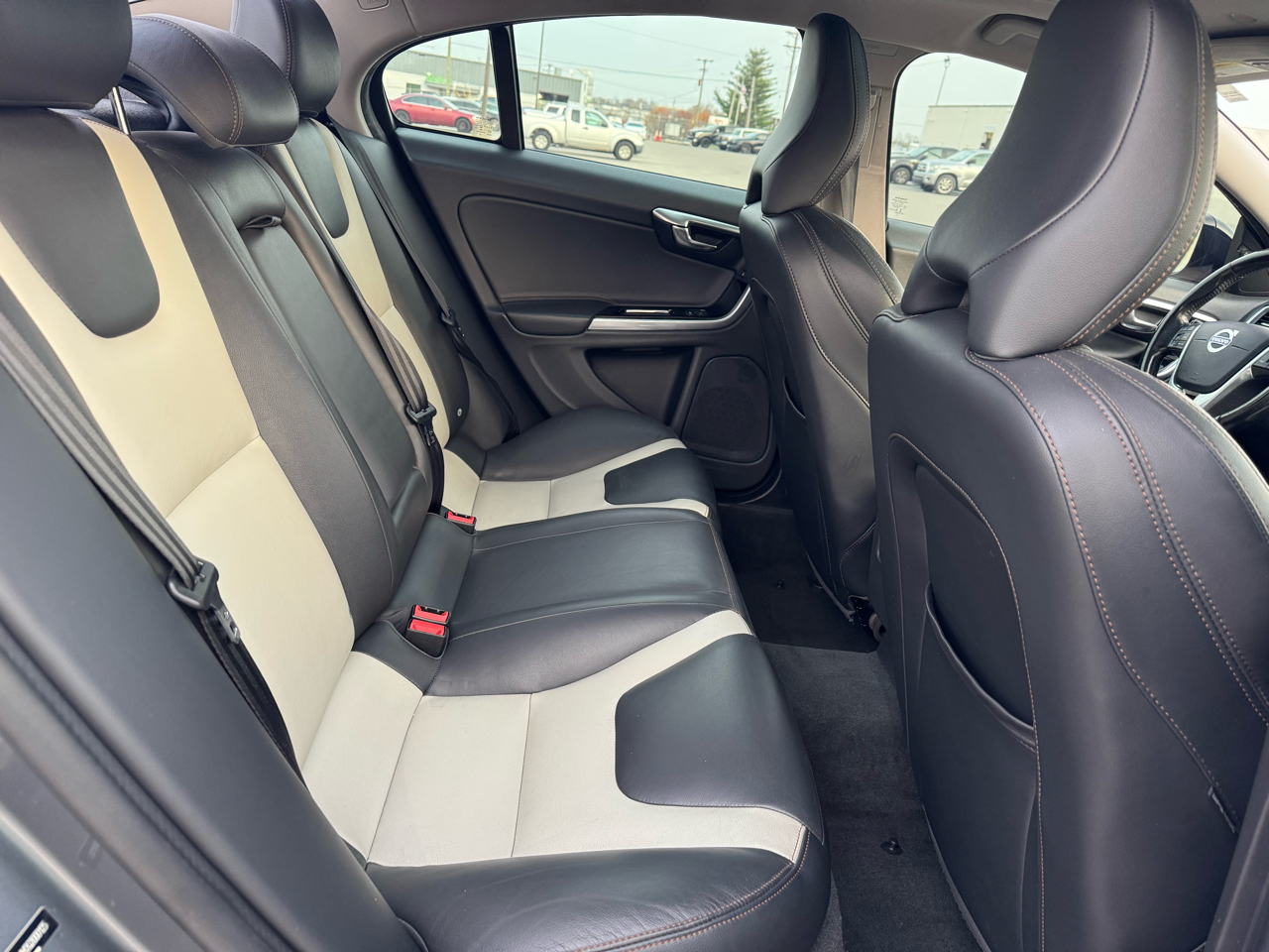 Volvo V60 Cross Country T5 Platinum 2016