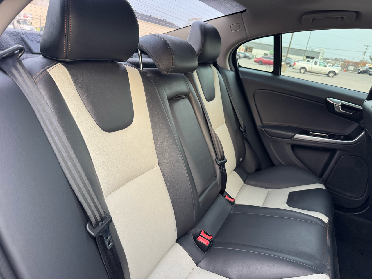 Volvo V60 Cross Country T5 Platinum 2016