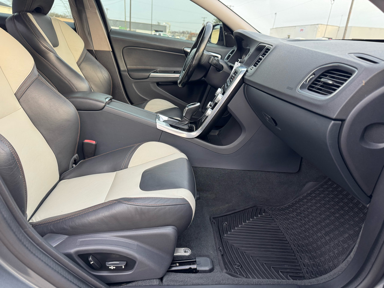 Volvo V60 Cross Country T5 Platinum 2016