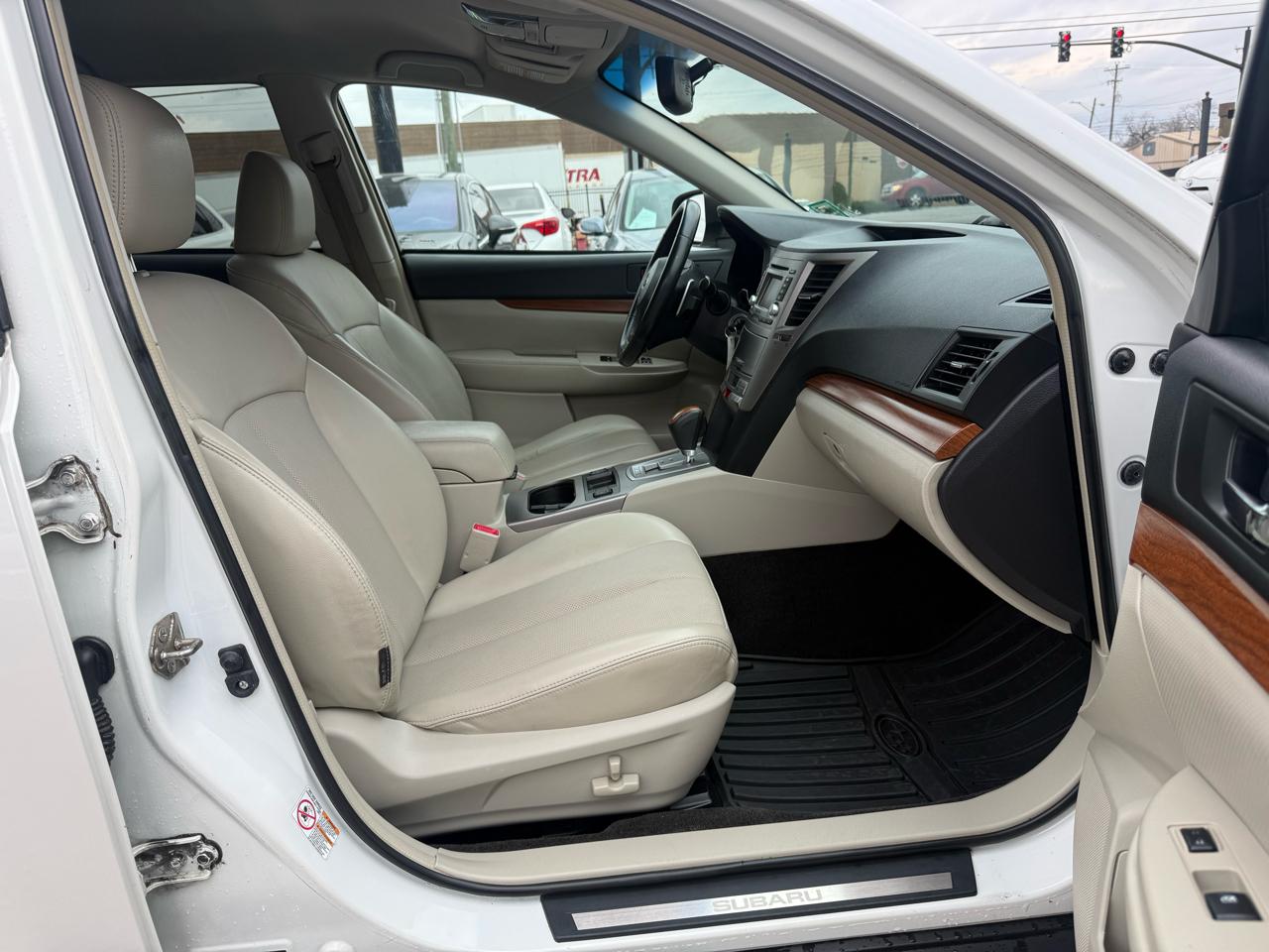 Subaru Outback 2.5i Limited 2014