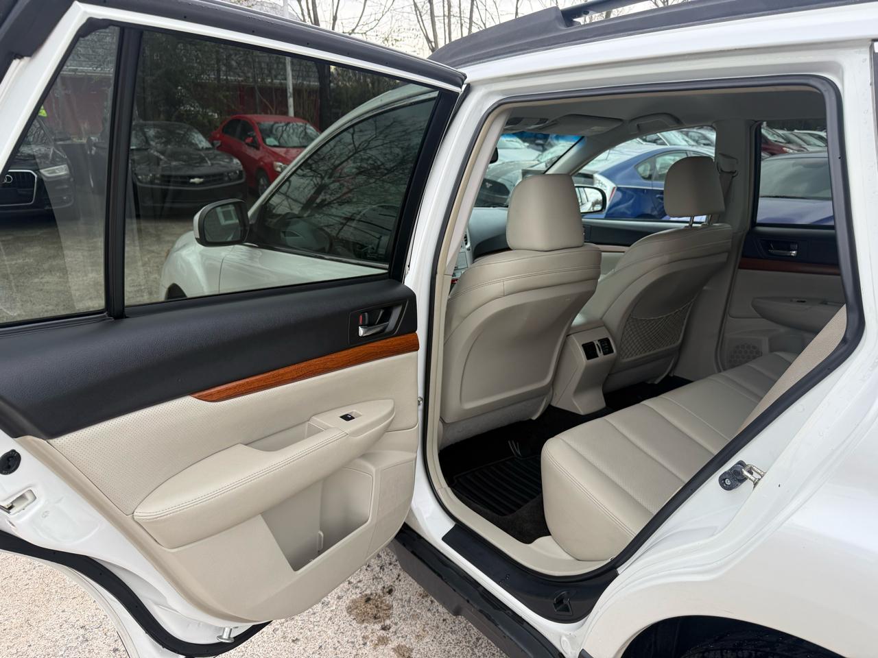 Subaru Outback 2.5i Limited 2014