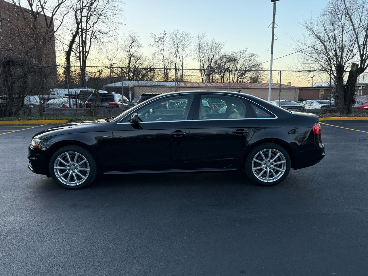 Audi A4 2.0T Sedan quattro Tiptronic 2014