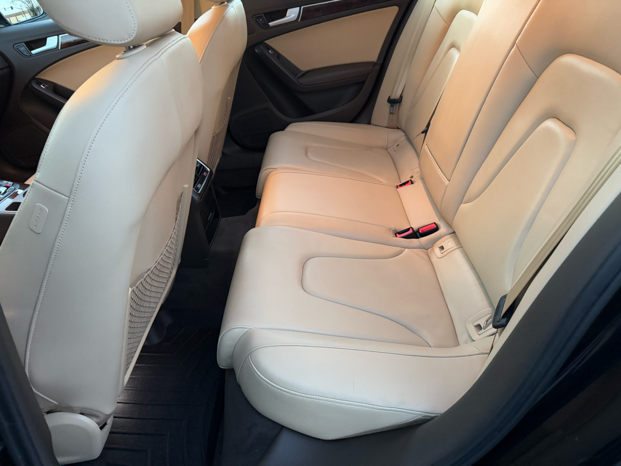 Audi A4 2.0T Sedan quattro Tiptronic 2014