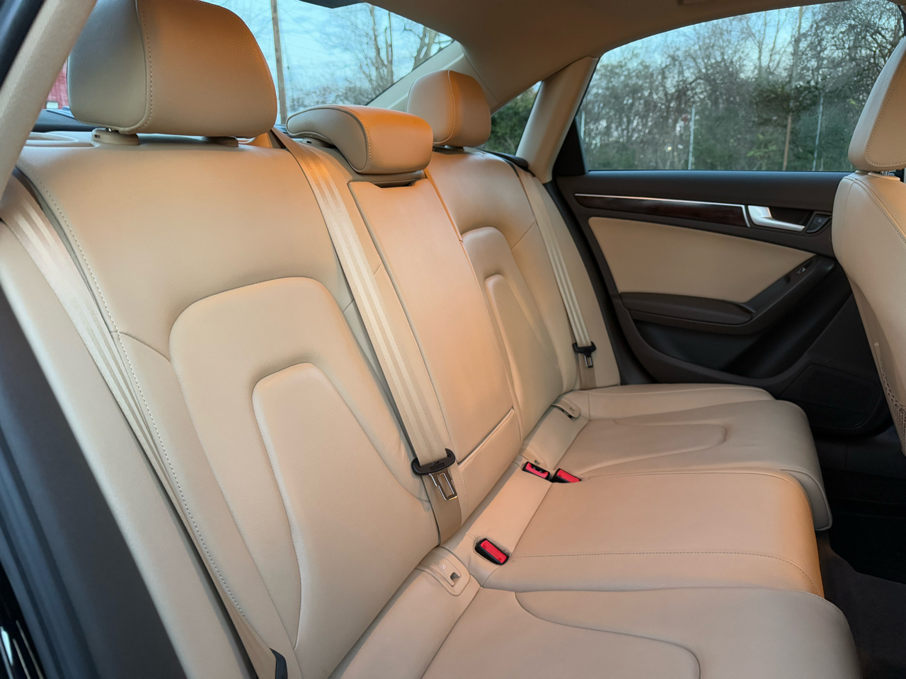 Audi A4 2.0T Sedan quattro Tiptronic 2014