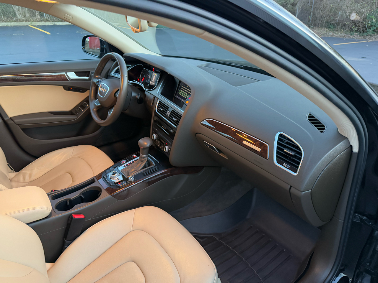 Audi A4 2.0T Sedan quattro Tiptronic 2014