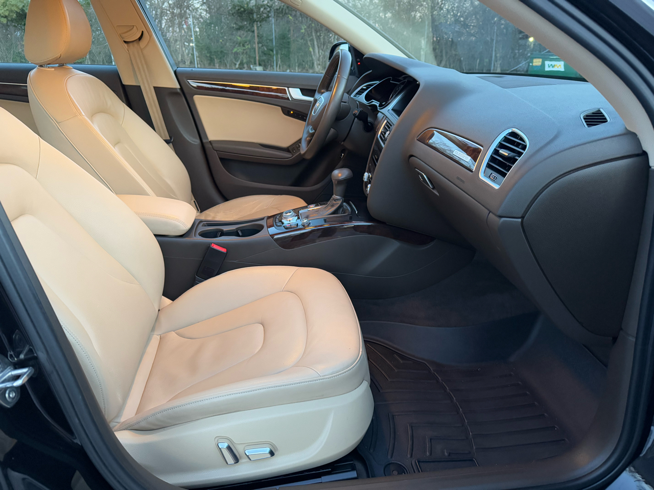 Audi A4 2.0T Sedan quattro Tiptronic 2014