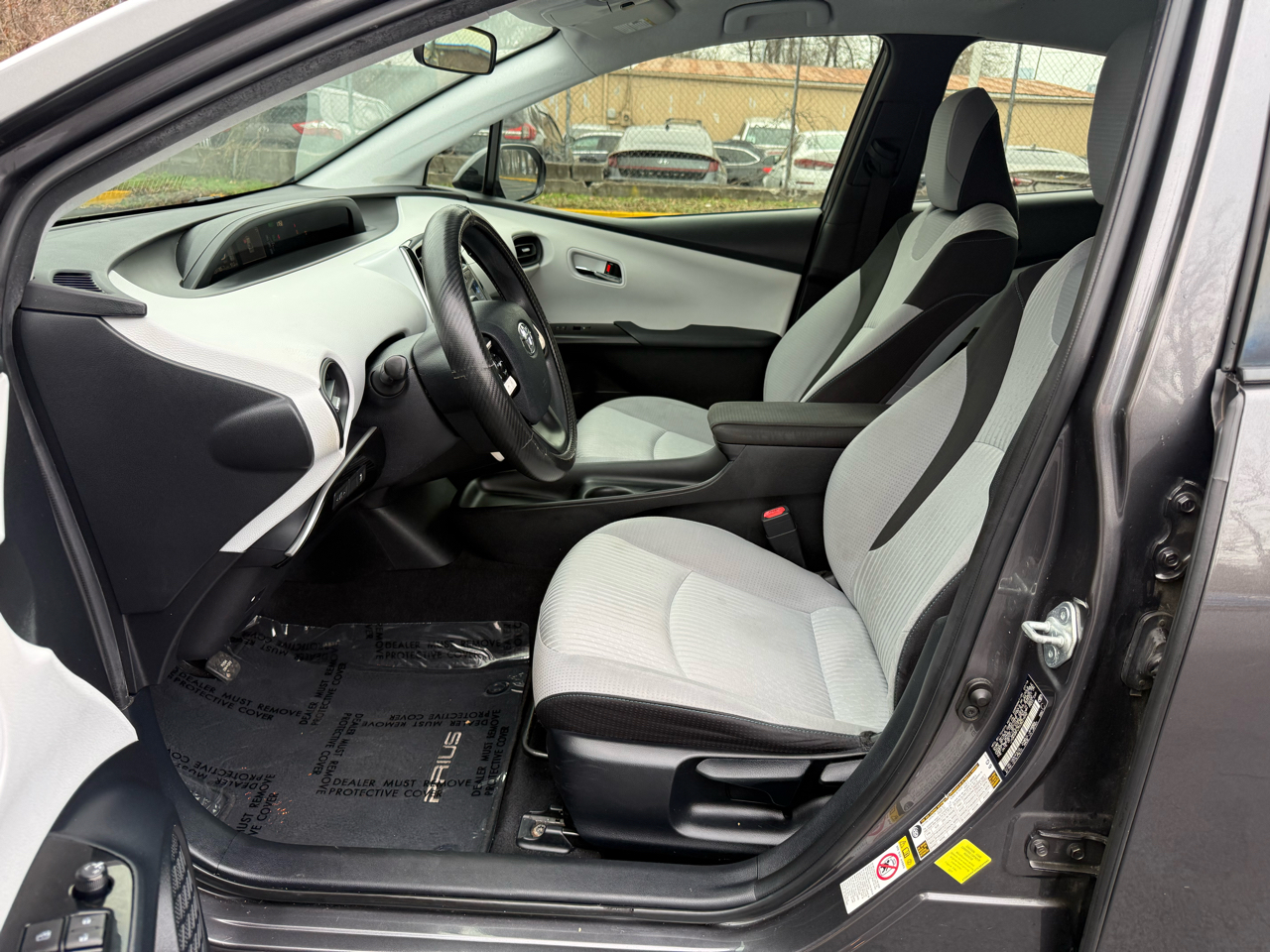 Toyota Prius Two Eco 2016