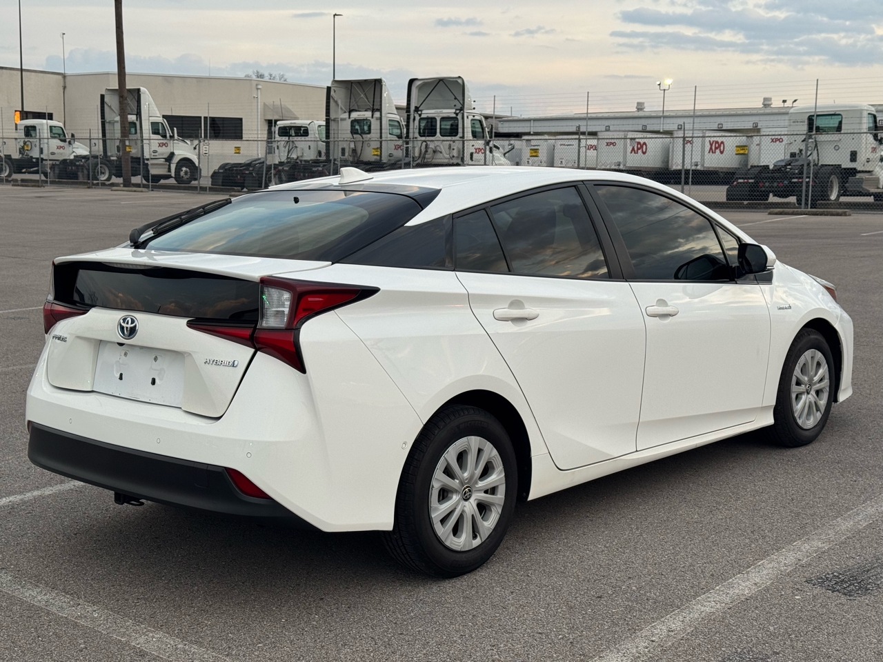 Toyota Prius L Eco 2019