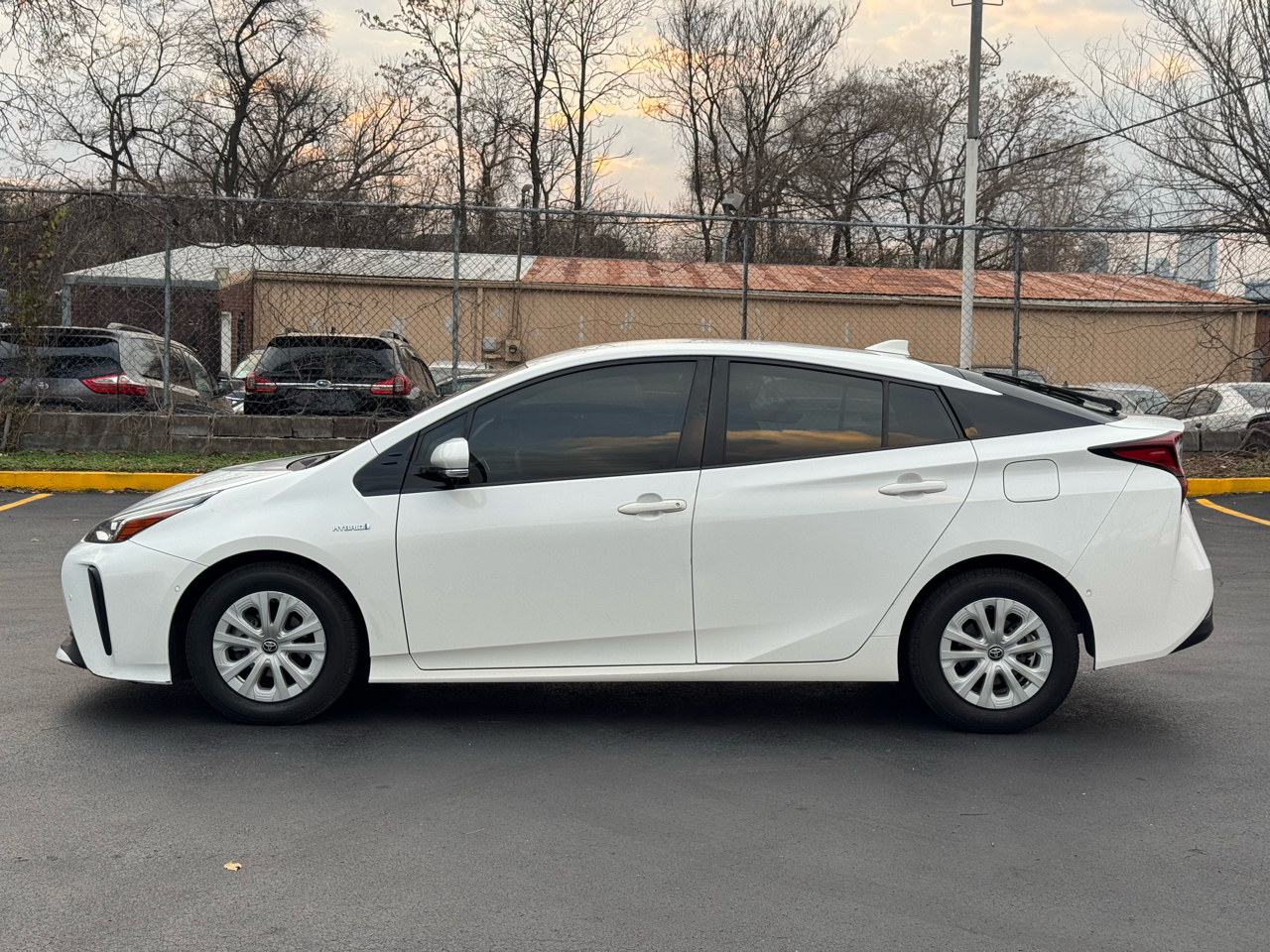Toyota Prius L Eco 2019