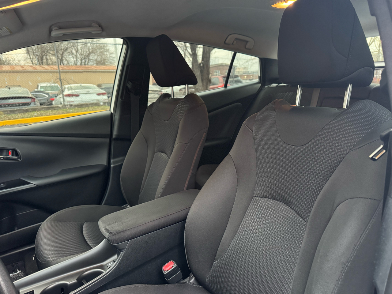 Toyota Prius L Eco 2019