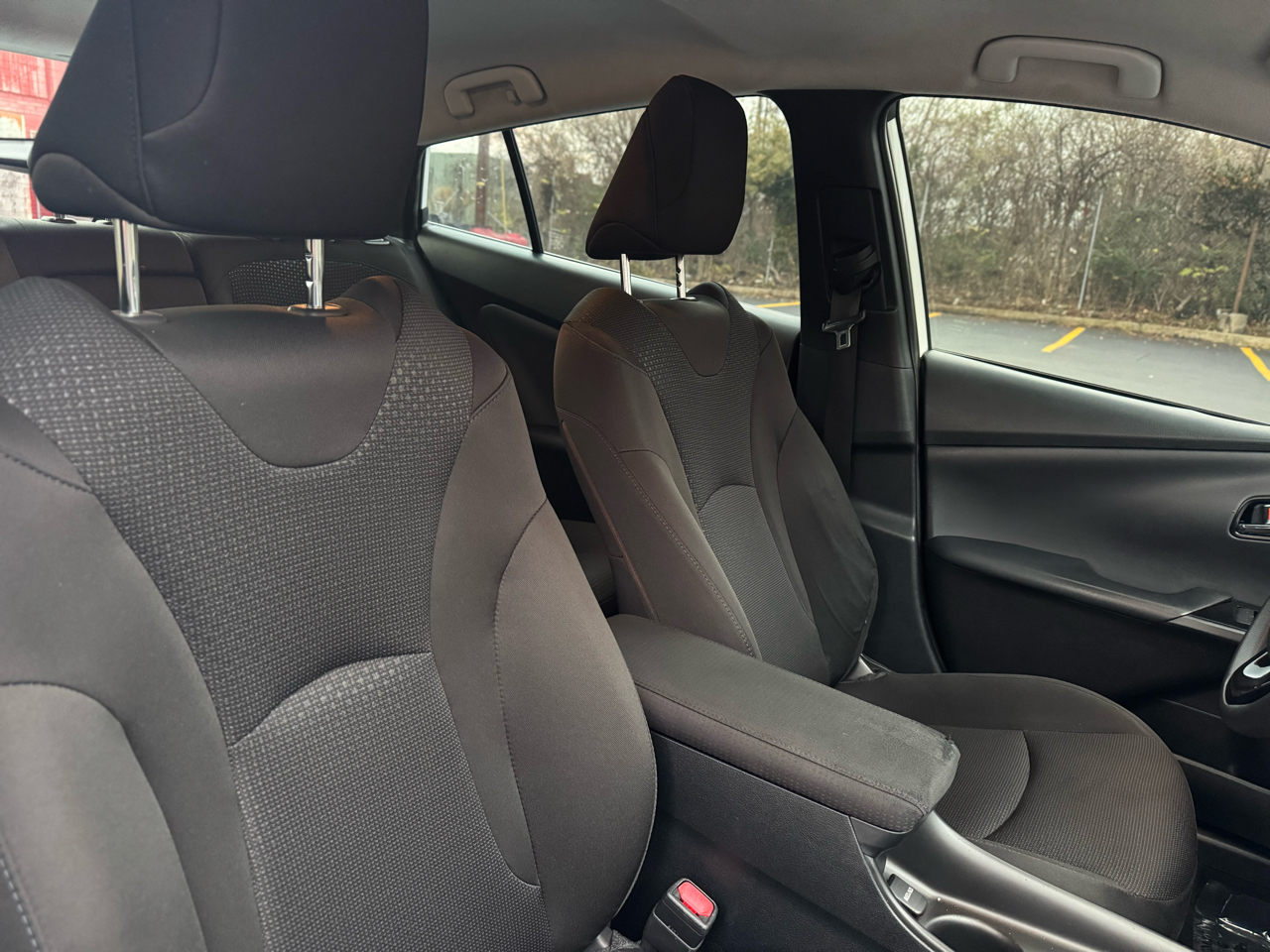 Toyota Prius L Eco 2019