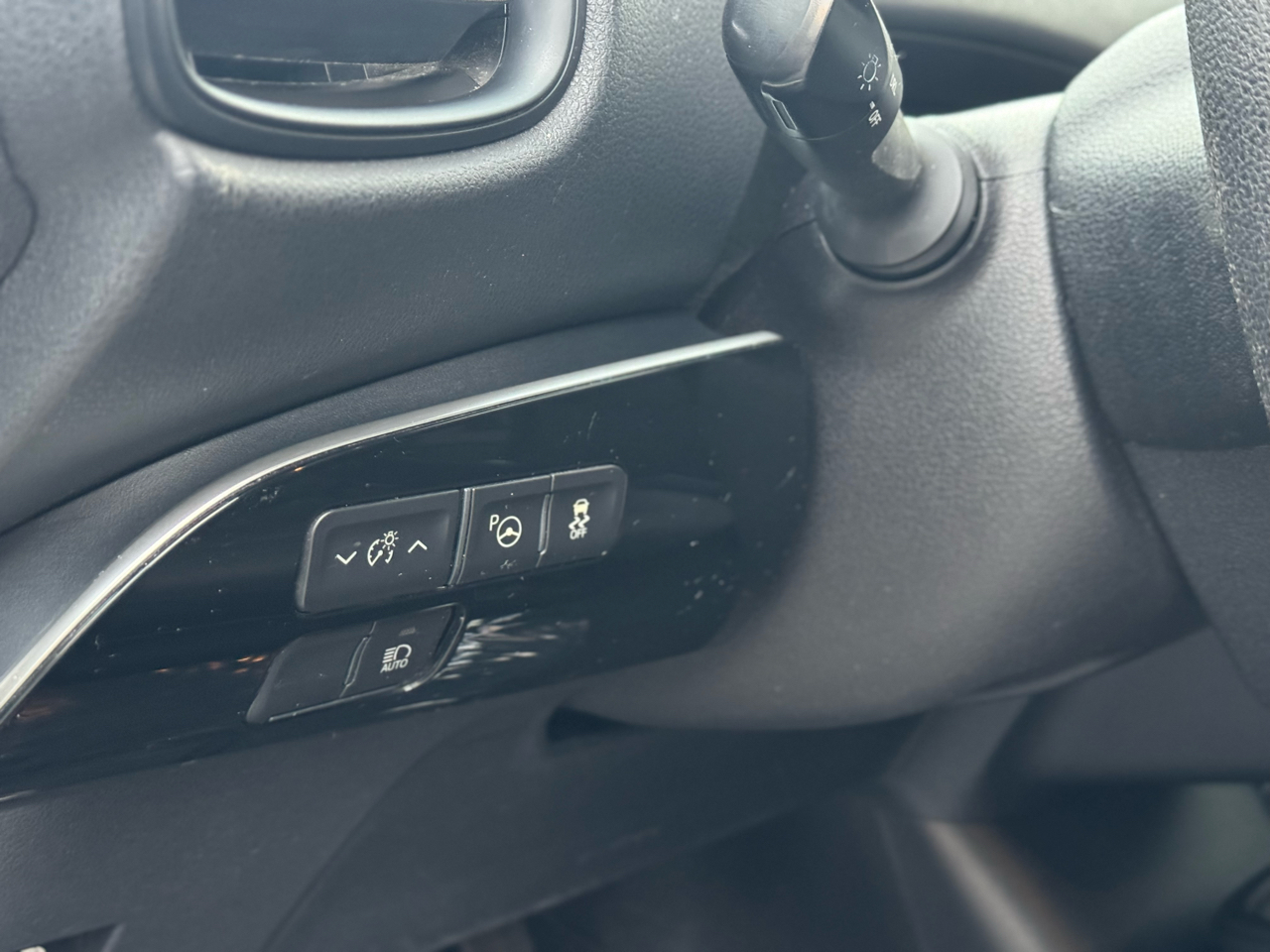 Toyota Prius L Eco 2019