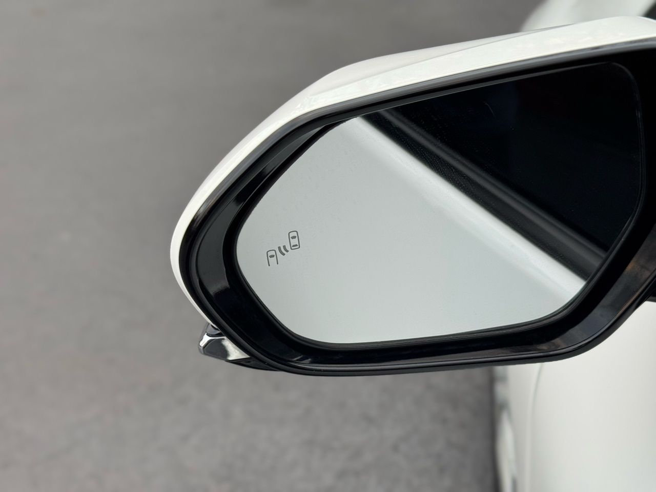 Toyota Prius L Eco 2019