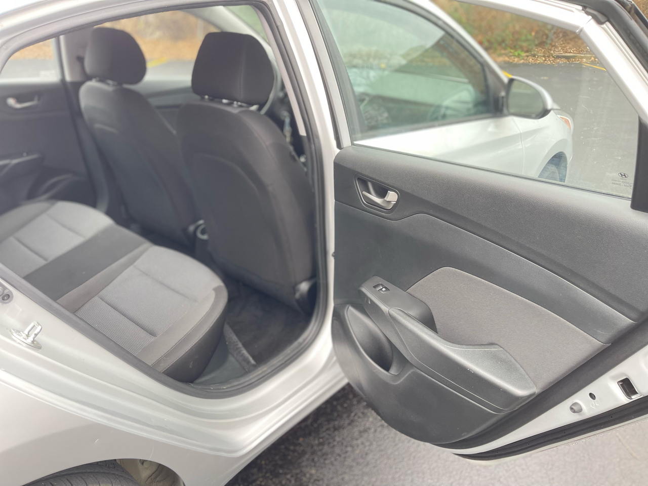 Hyundai Accent SEL 4-Door 6A 2019