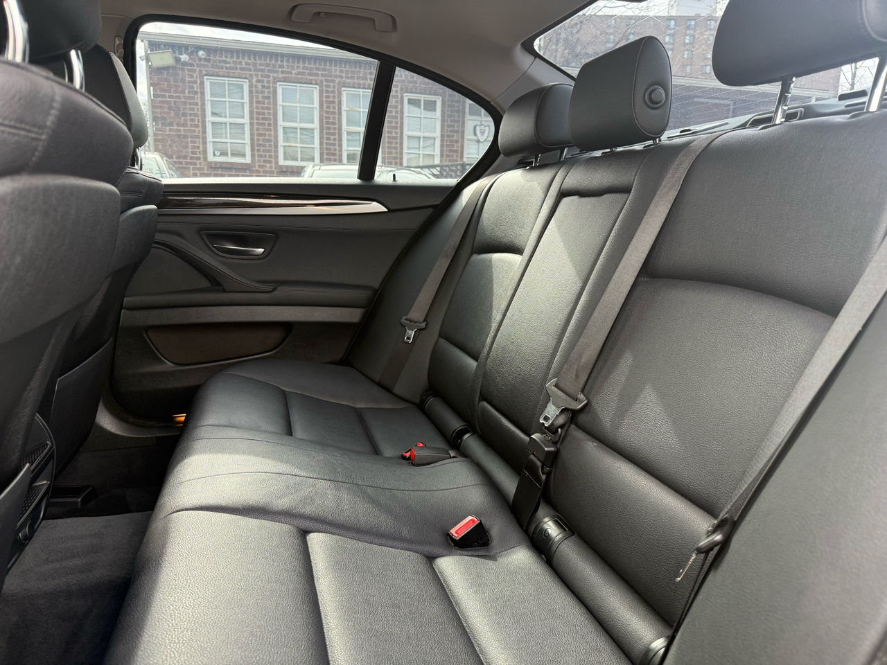 BMW 5-Series 528i 2016