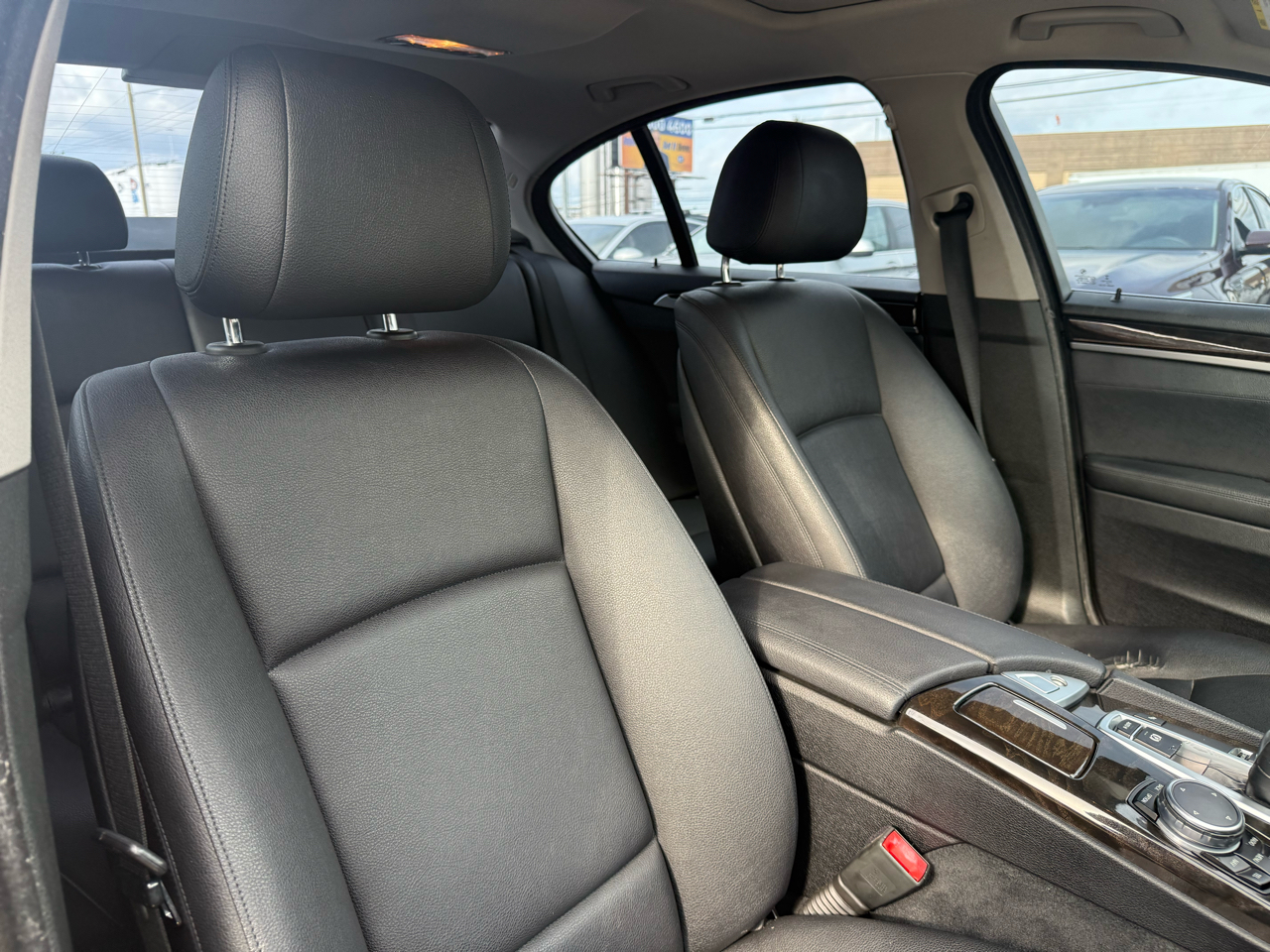 BMW 5-Series 528i 2016