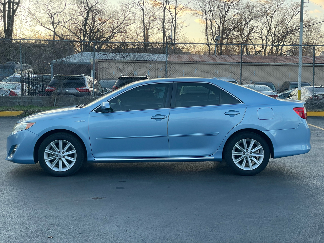 Toyota Camry Hybrid XLE 2013