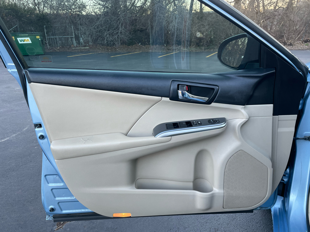 Toyota Camry Hybrid XLE 2013