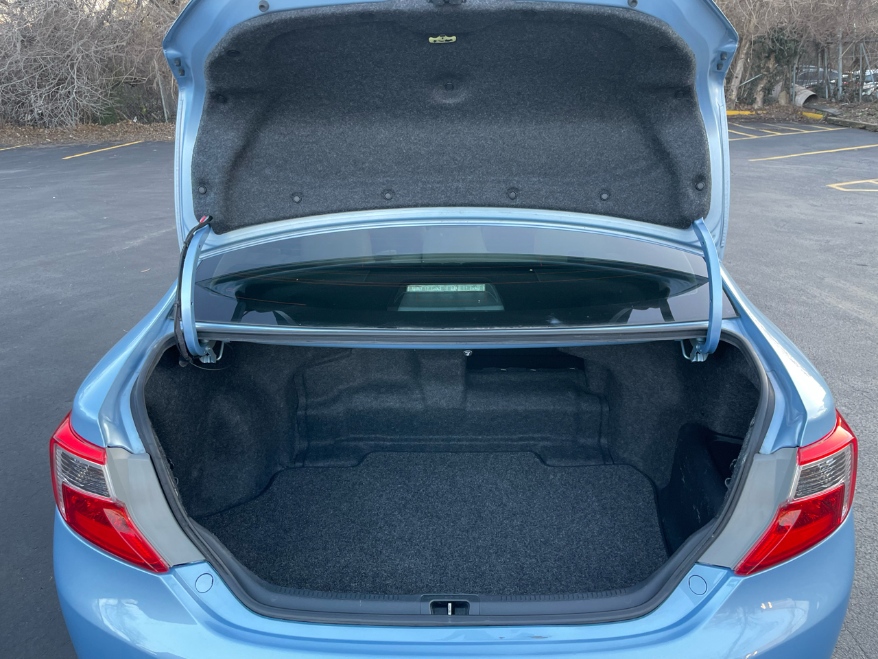 Toyota Camry Hybrid XLE 2013