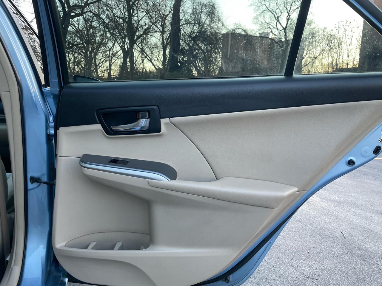 Toyota Camry Hybrid XLE 2013