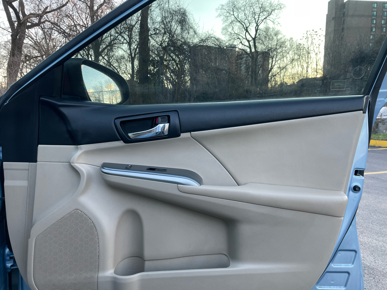 Toyota Camry Hybrid XLE 2013