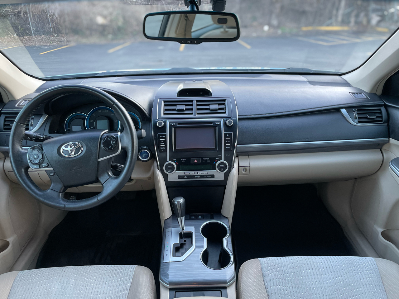 Toyota Camry Hybrid XLE 2013