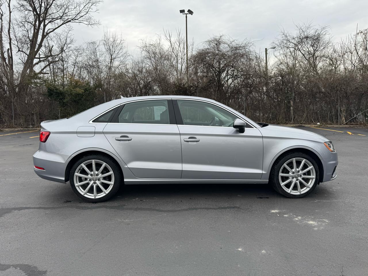 Audi A3 1.8T Premium FWD S tronic 2015