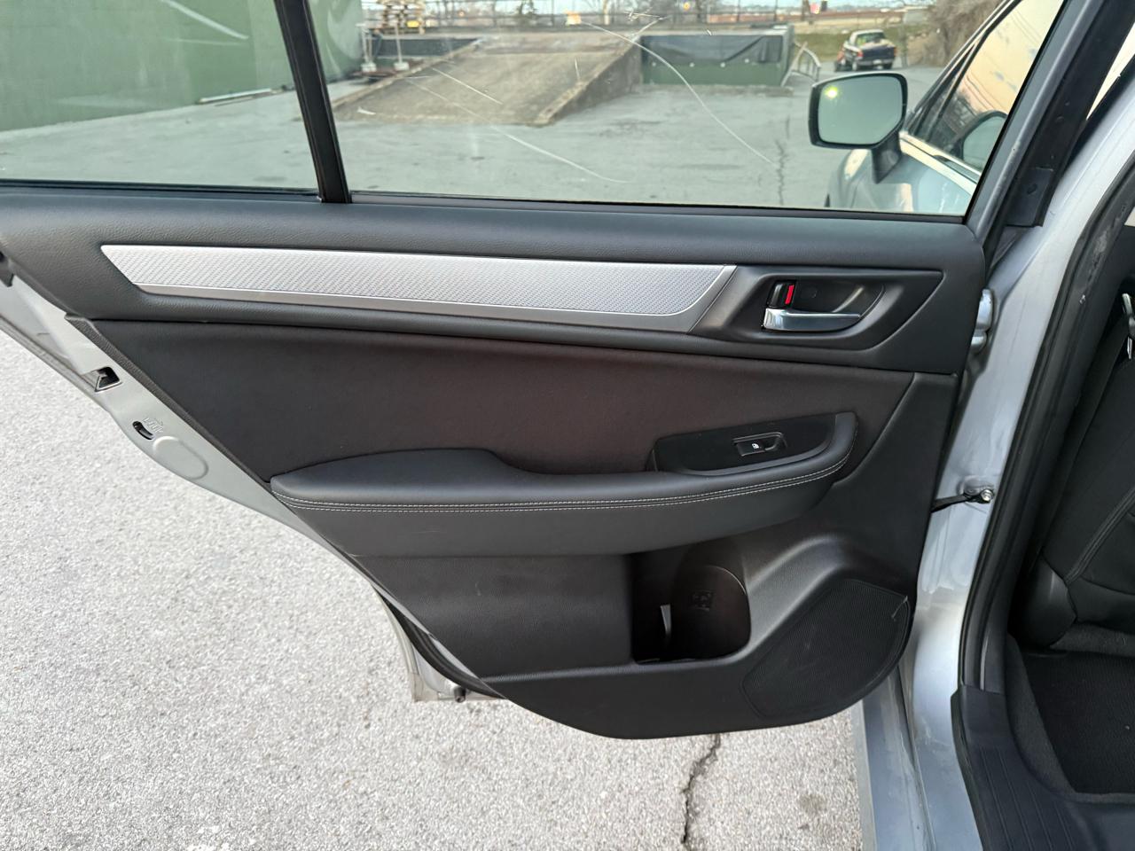 Subaru Legacy 2.5i Premium 2015