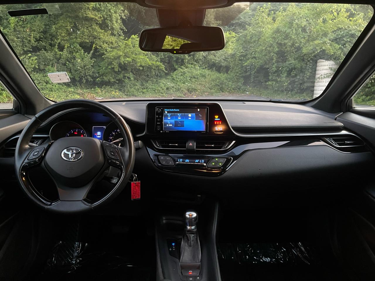 Toyota C-HR XLE 2018